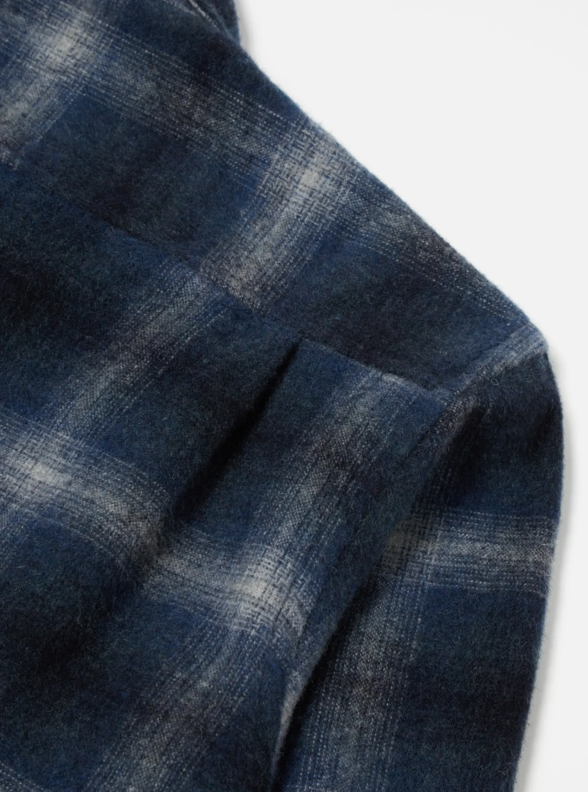 Fashion Easy Overshirt In Navy Check Recycled Wool Mix Flannel Men Overshirts.