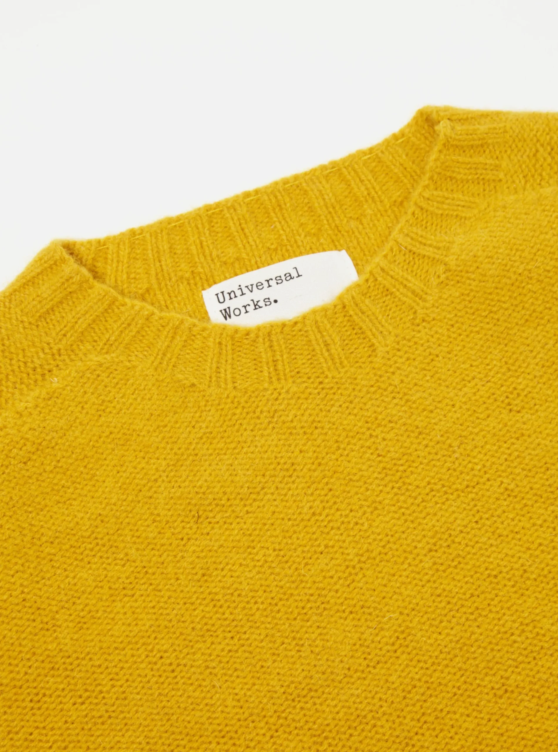 Fashion Seamless Crew In Gold Supersoft Knit Men Knitwear.